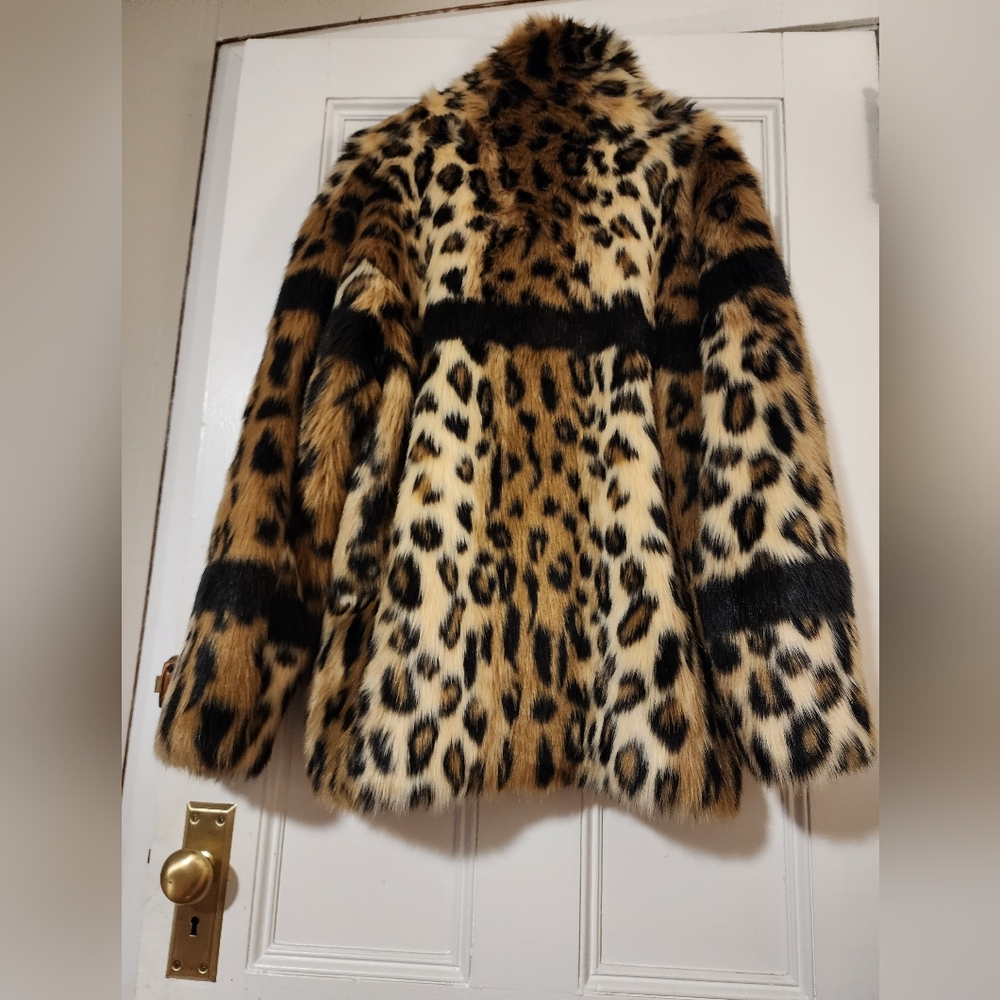 Essentiel Anrwerp Faux Fur Leopard print coat, European 42